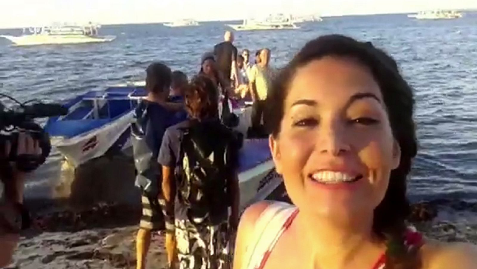 Españoles en el mundo - Las imágenes exclusivas del viaje a Bisayas