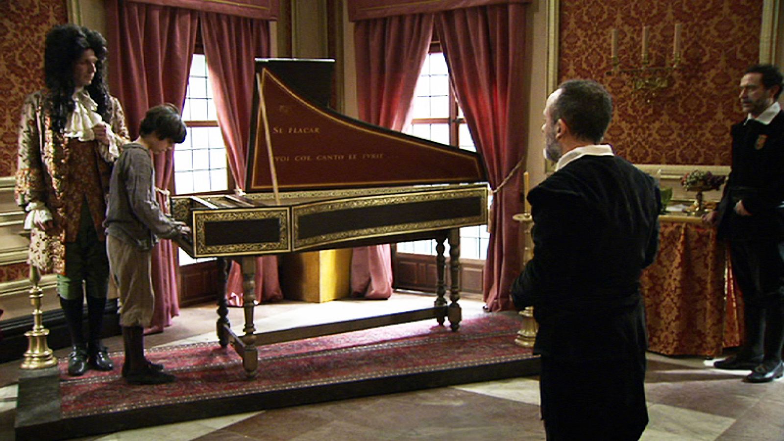 Águila Roja - Gabi resulta ser un virtuoso del clavicordio | Ver