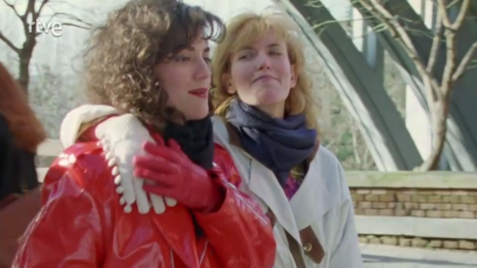 Las chicas de hoy en día... y el teatro en la calle