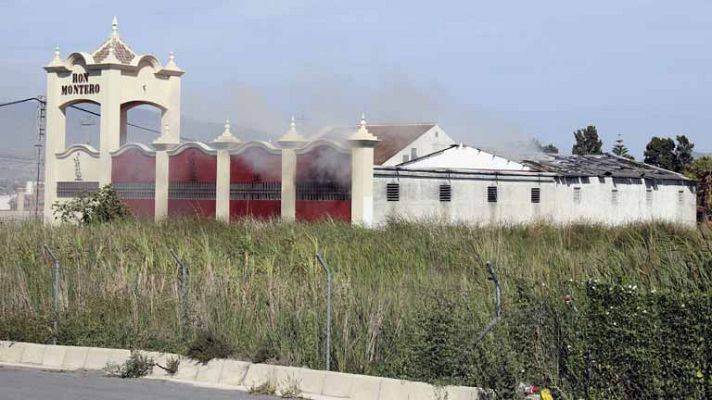 Telediario 1 - Una explosión en una fábrica de ron provoca tres heridos