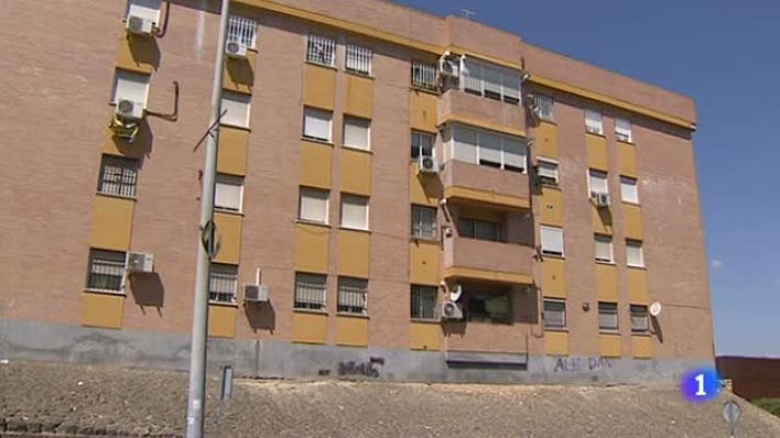 Telediario 1 - Dos imputados por el plaguicida que mató a una familia en Alcalá de Guadaíra, en Sevilla
