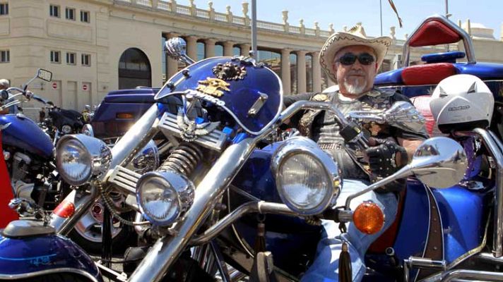 Telediario 1 - 12.000 moteros en Barcelona celebran la fiesta HarleyDavison