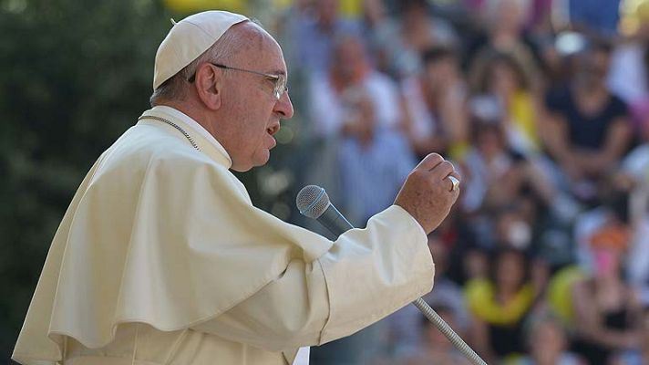Telediario 1 - El papa recibe por primera vez a víctimas de abusos