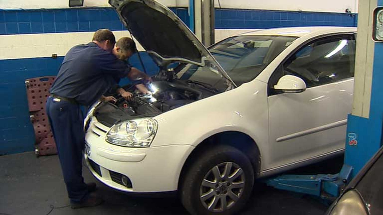 Siete de cada diez conductores reducen los gastos relacionados con el coche