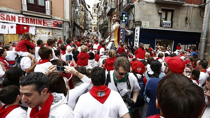 Telediario 1 - Fotos en los sanfermines