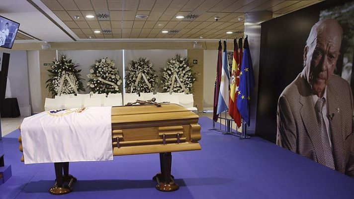 Telediario 1 - Los resto mortales de Alfredo di Stéfano se trasladan a La Almudena