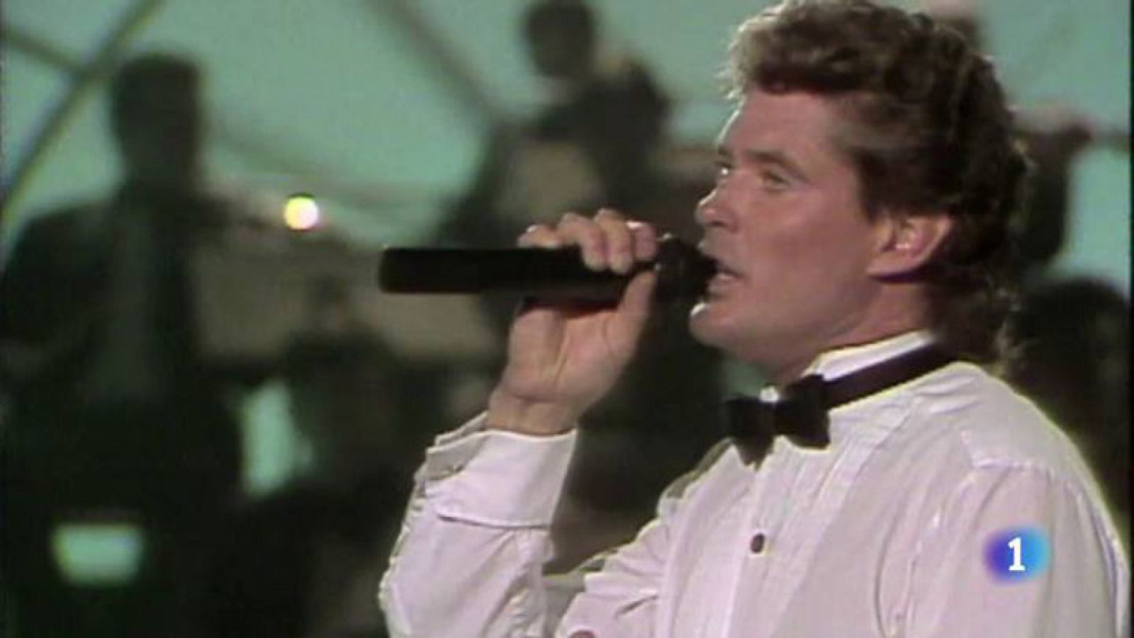 David Hasselhoff canta en español