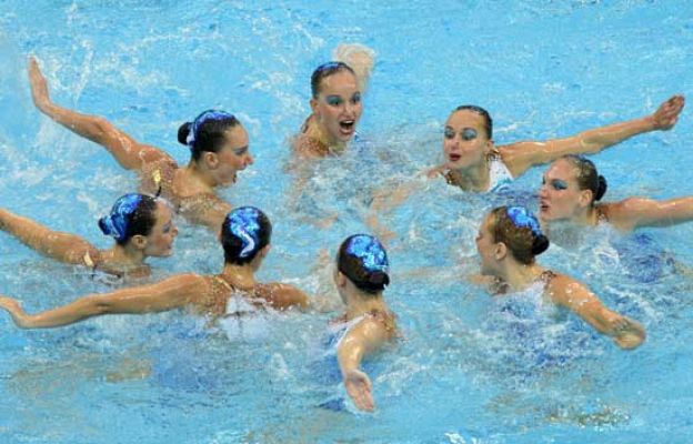  - Rusia, oro en sincronizada