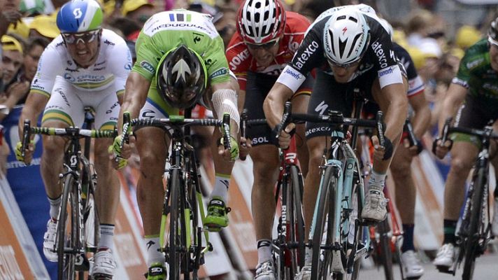 Telediario 1 - Trentin derrota a Sagan en la foto 'finish'