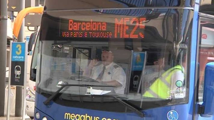 Telediario 1 - Ya se puede viajar en bús de Barcelona a París por un euro