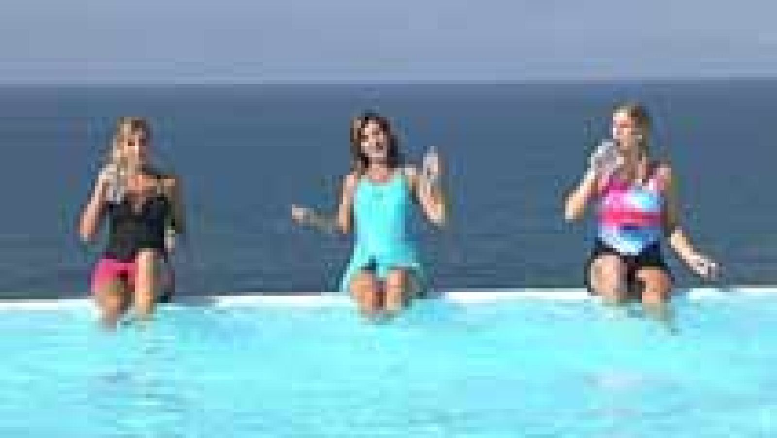  En Forma: Piernas en forma en la piscina