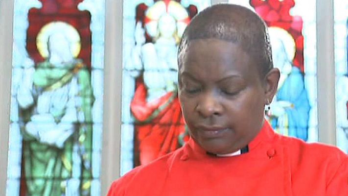  - La Iglesia de Inglaterra decide sobre la ordenación de obispas