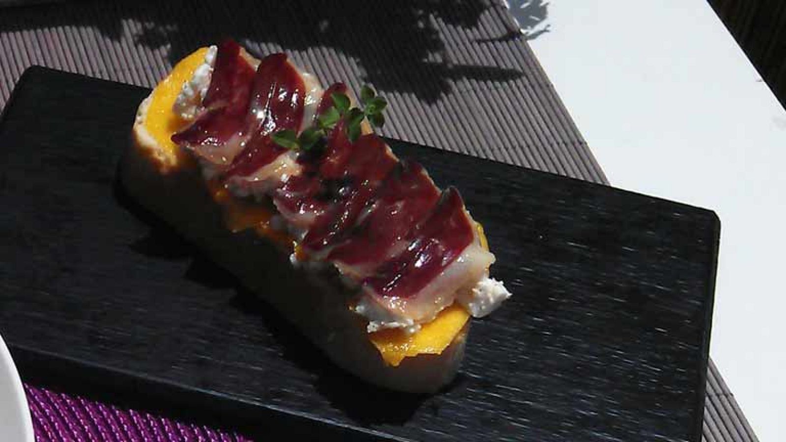 La mañana - Tostas canarias de jamón de pato