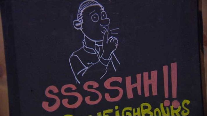 Telediario 1 - Problemas del ruido en verano