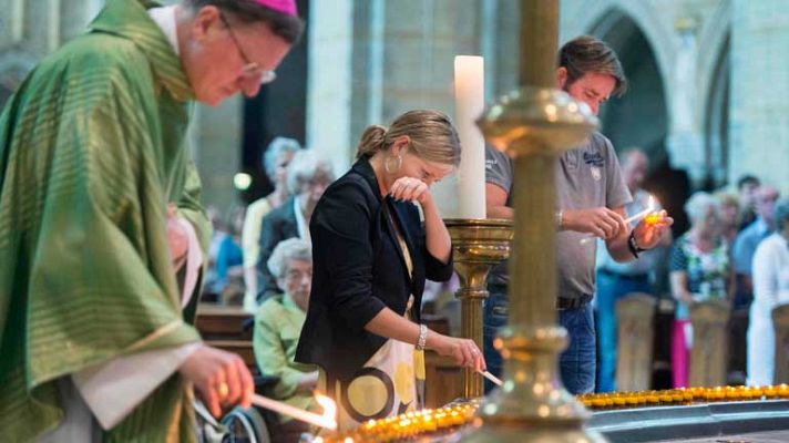 Telediario 1 - Numerosos actos en memoria de los fallecidos en el avión