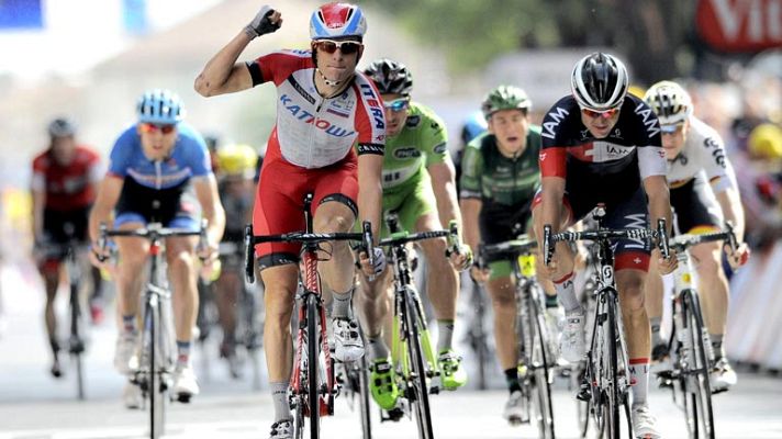 Tour de Francia - Alexander Kristoff (Katusha) gana al sprint en Nimes