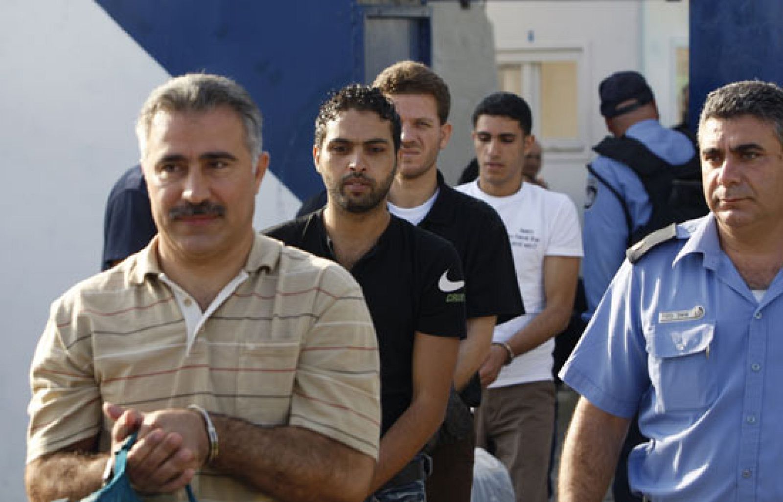 Israel libera a 198 presos palestinos | Ver