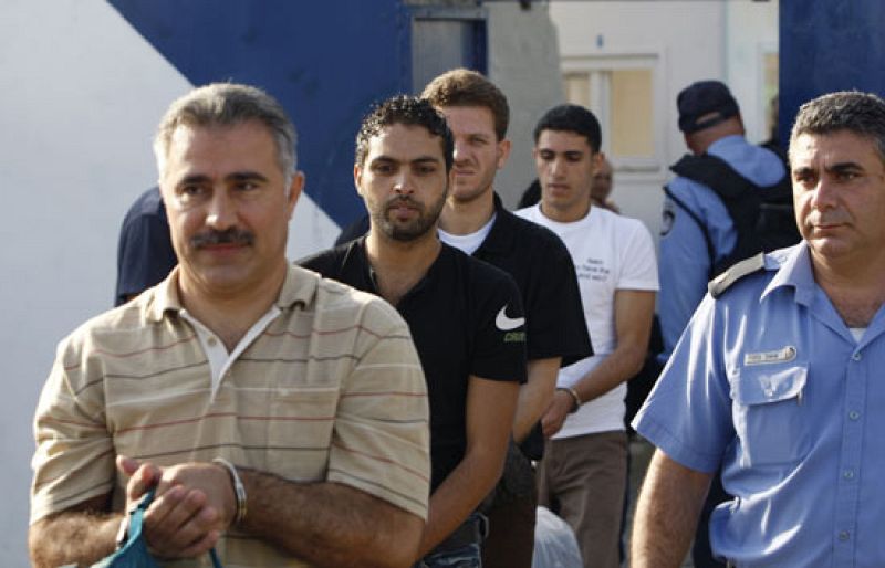 Israel libera a 198 presos palestinos | Ver
