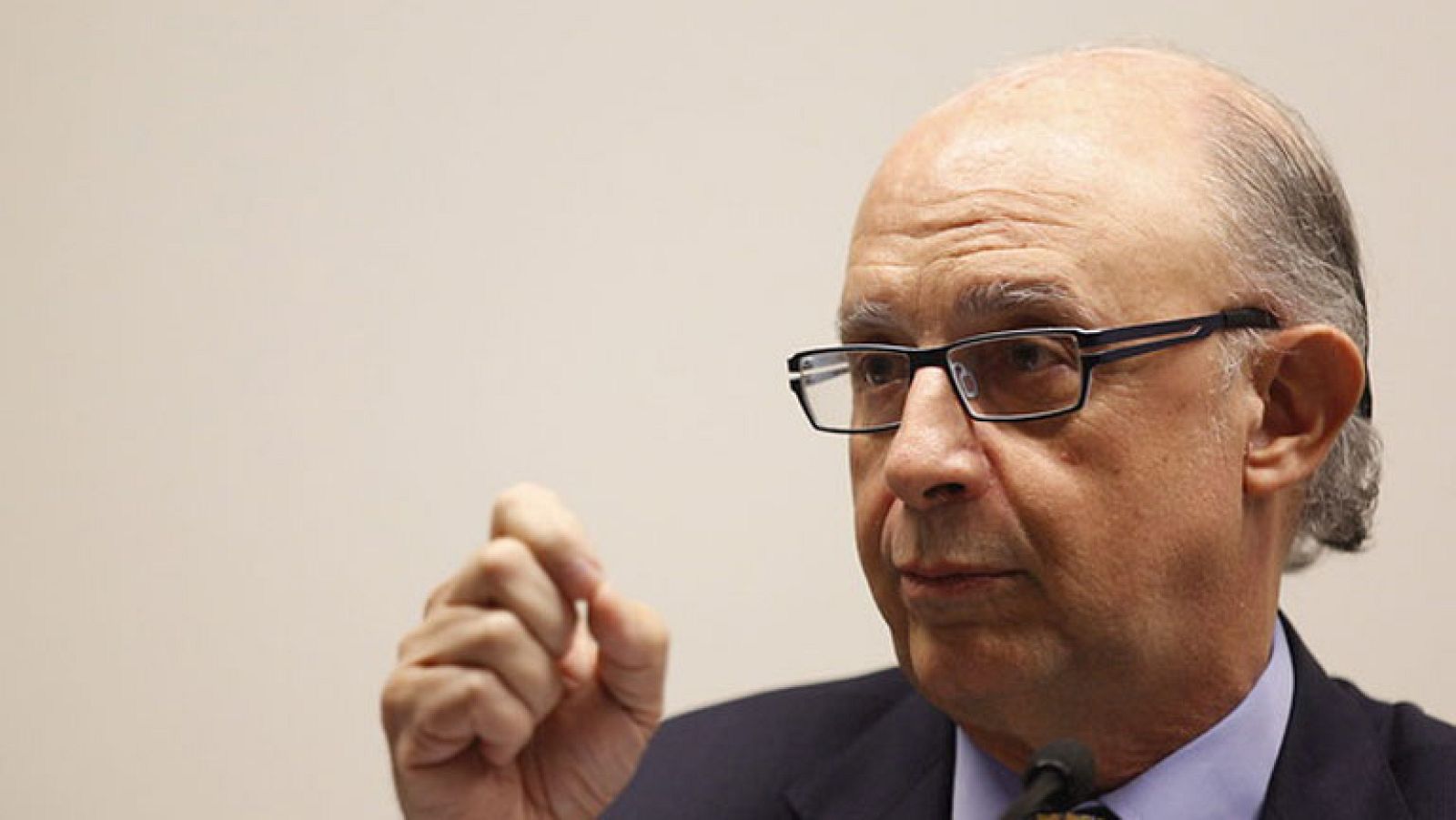 El Gobierno asume dar más liquidez a las comunidades autónomas