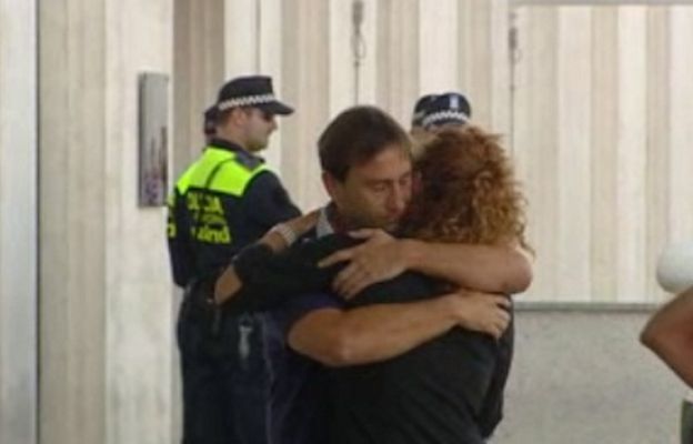  - 90 víctimas identificadas