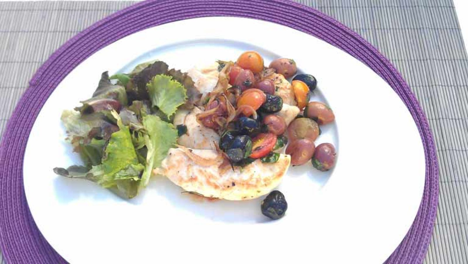 La mañana - Solomillos de pollo con salteado mediterráneo