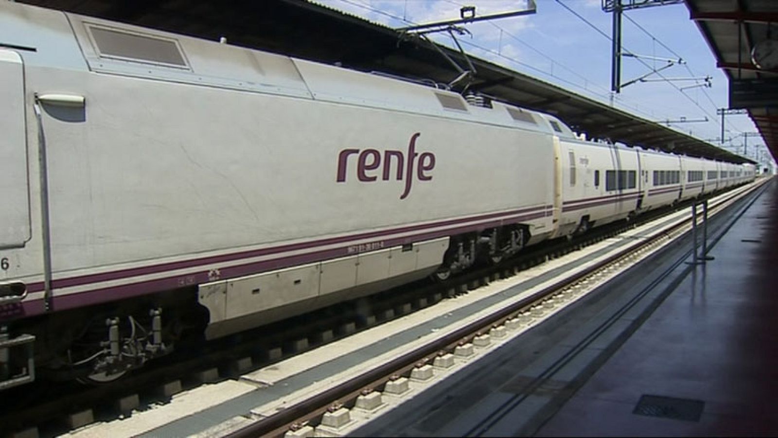 La demanda de billetes de tren para viajar entre Madrid y Galicia ha aumentado un 41% desde el año pasado