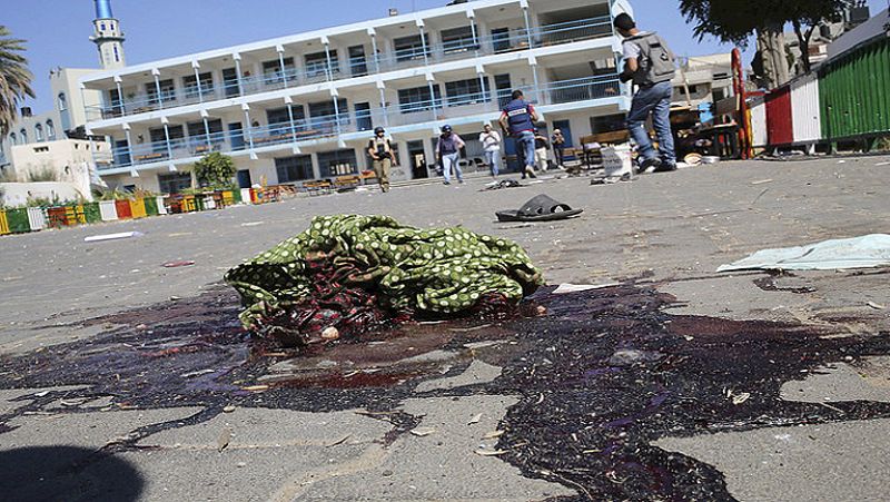 Al menos 17 muertos en el ataque a una escuela de la ONU en la Franja de Gaza