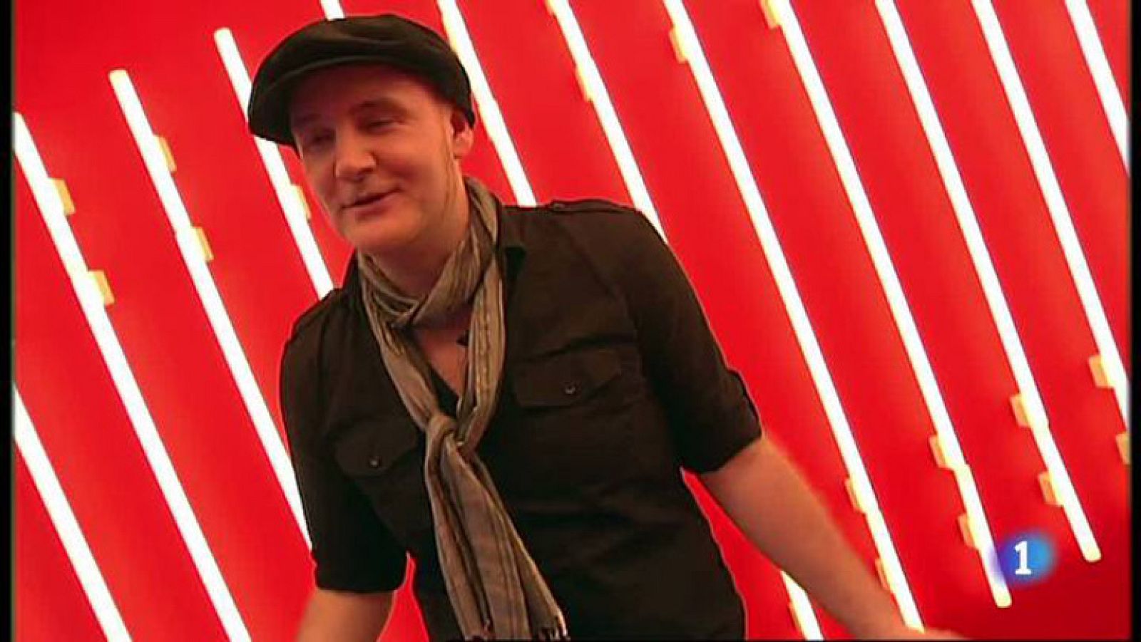 Enjuto vs Guitarrista de Amaral y el amigo sombrero