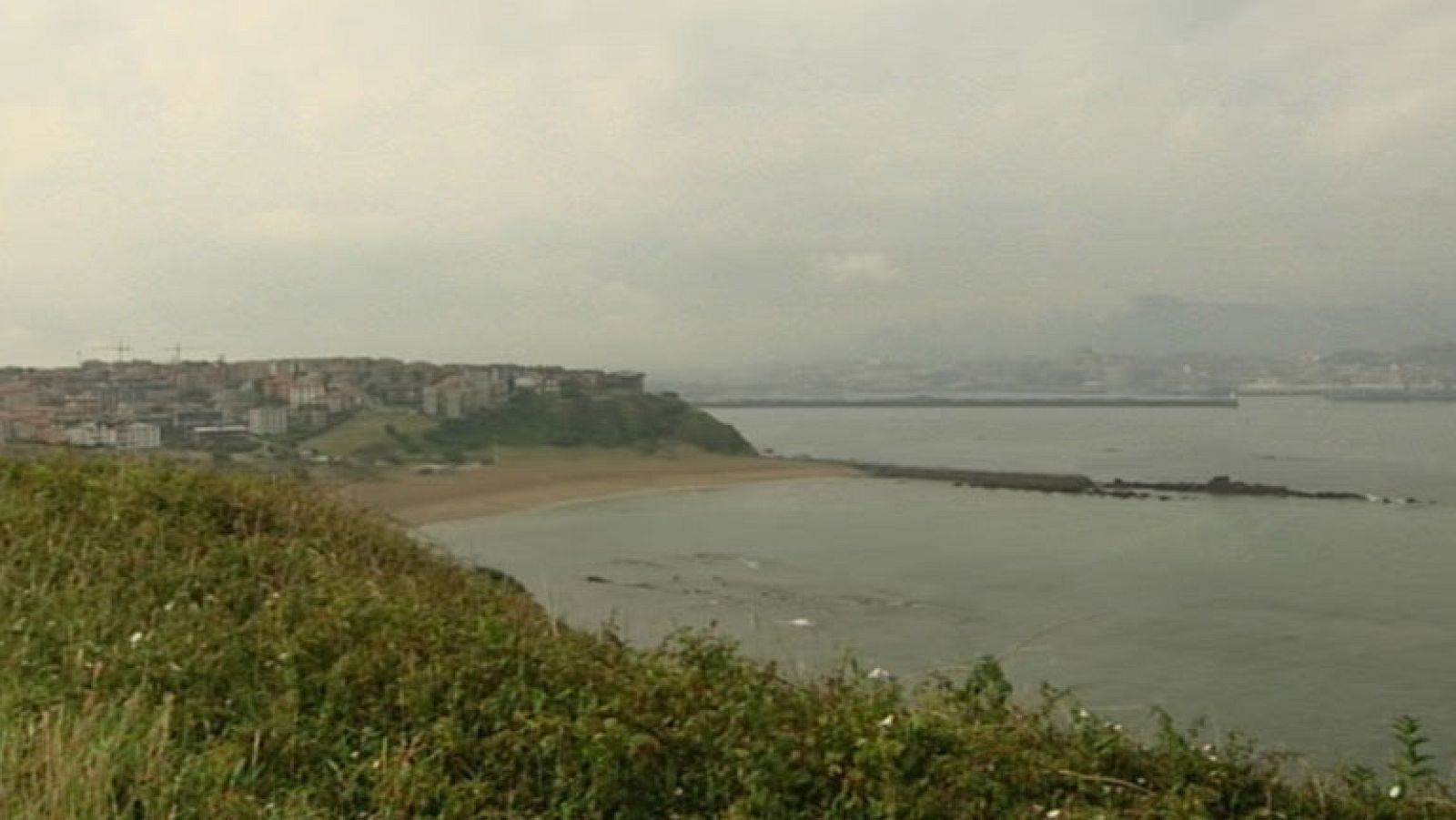 Nubes en el norte peninsular y ascenso térmico en Galicia y Andalucía