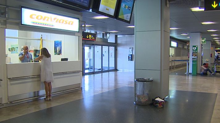 Telediario 1 - Cerca de 500 venezolanos retenidos en Barajas