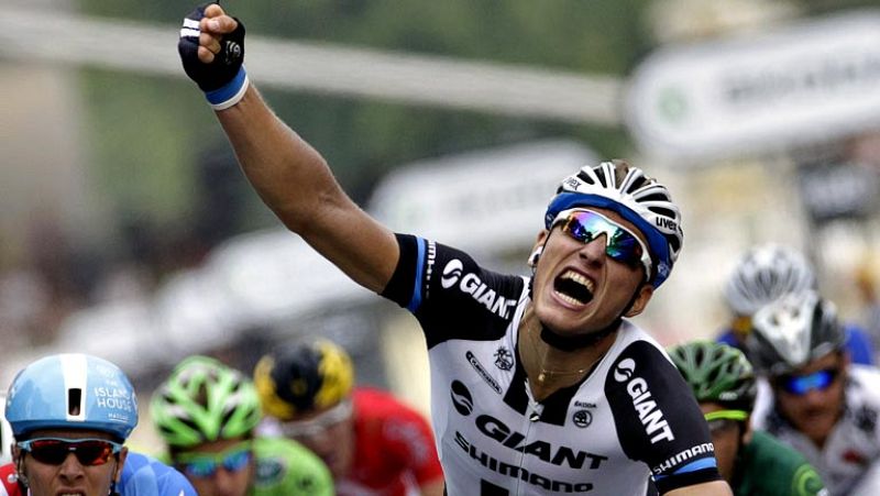 Kittel vence en el esprint de los Campos Elíseos