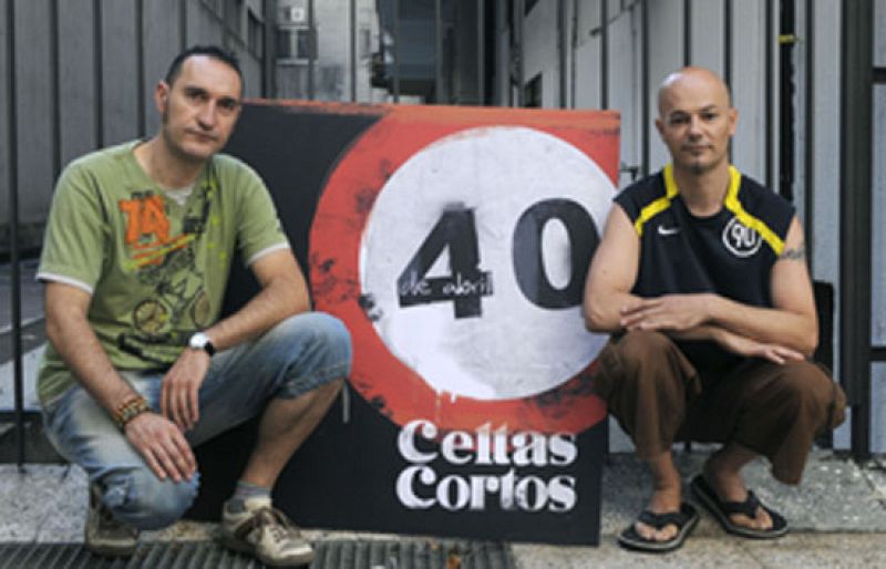 La mítica banda vallisoletana vuelve con un nuevo disco: '40 de abril'. Su nueva obra tiene más canciones instrumentales y "con un punto de madurez y de sosiego", en palabras de Jesús Cifuentes, integrante del grupo.