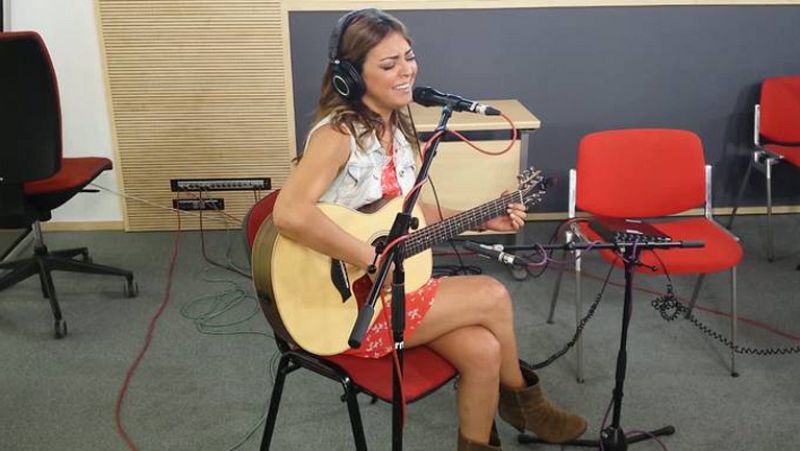 Las mañanas de RNE - "Te espero cada noche", de Merche, en acústico