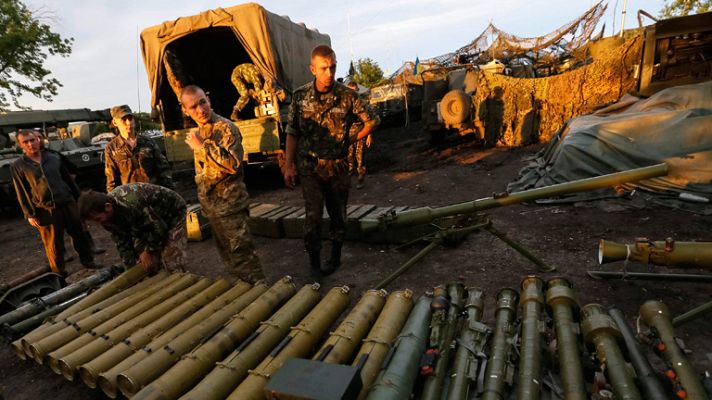 Informativo 24h - EE.UU. anuncia un tercer paquete de sanciones a Rusia y la UE acuerda las primeras sanciones económicas