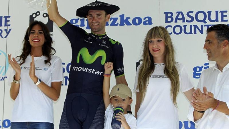Valverde triunfa en solitario en la Clásica de San Sebastián