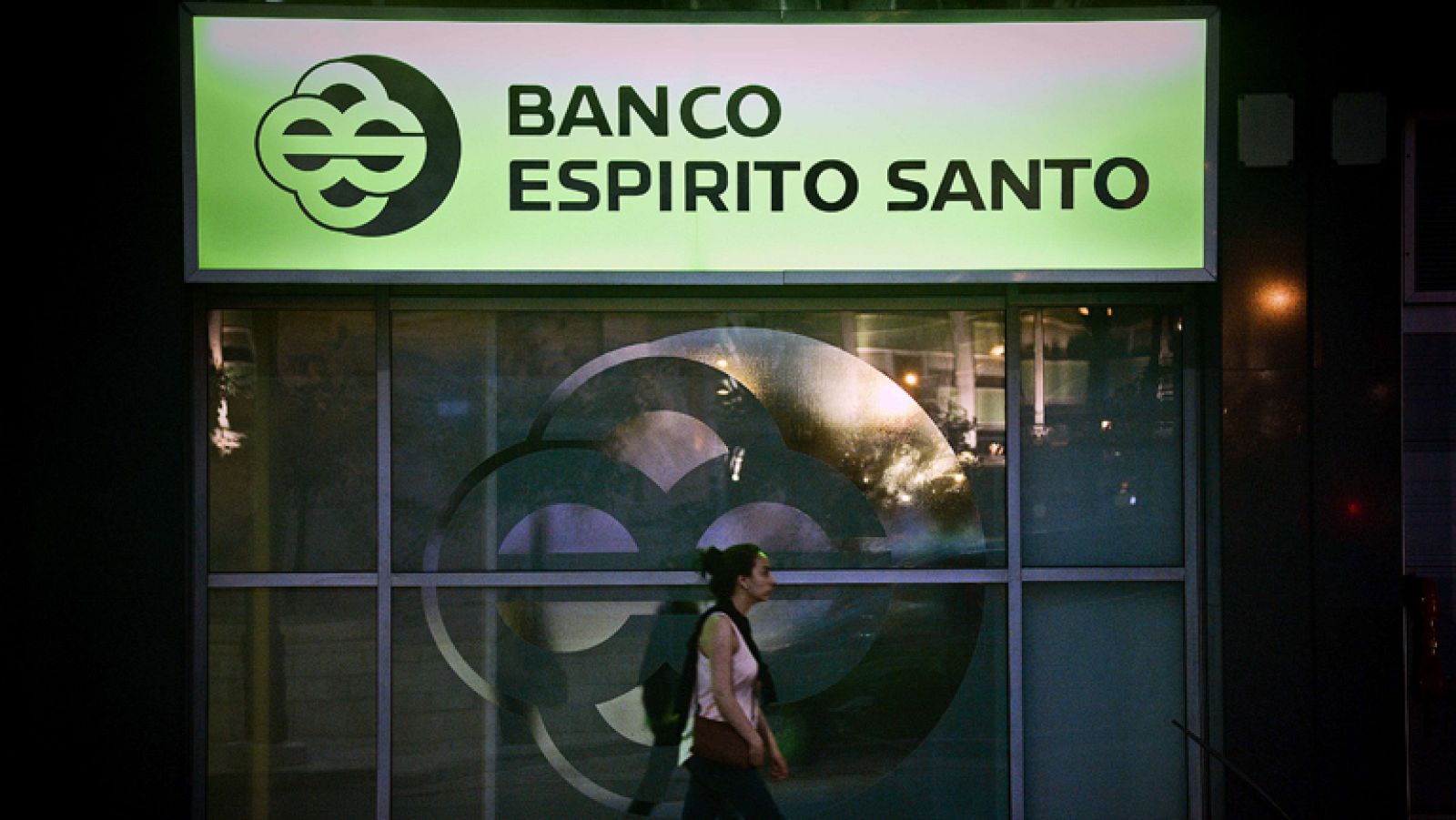 Portugal recapitaliza el Banco Espírito Santo con 4.900 millones de euros