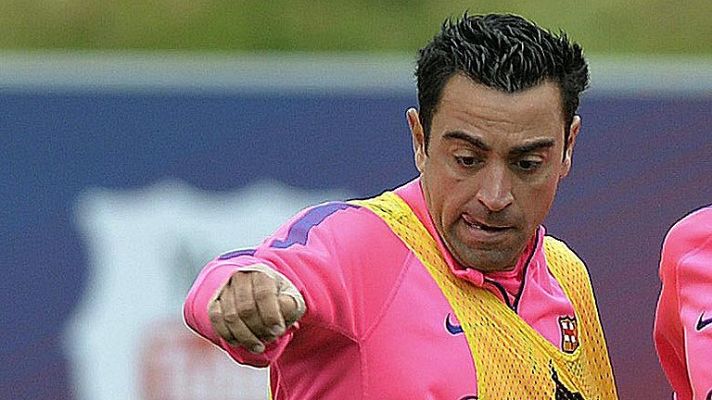 Telediario 1 - Xavi da el susto en el entrenamiento por una sobrecarga