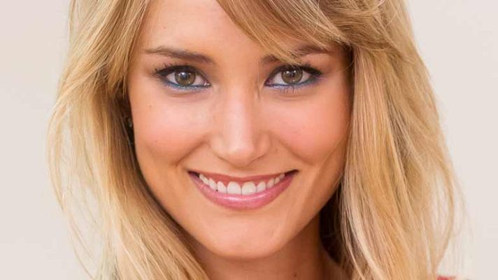 La mañana - Alba Carrillo se estrena como tertuliana