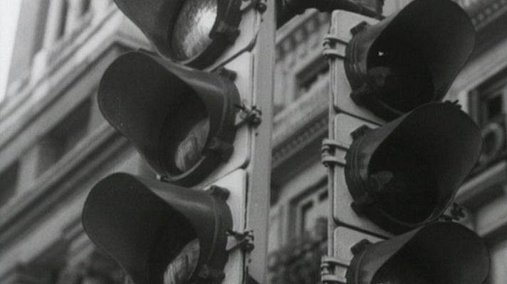 Telediario 1 - El gran regulador del tráfico cumple 100 años