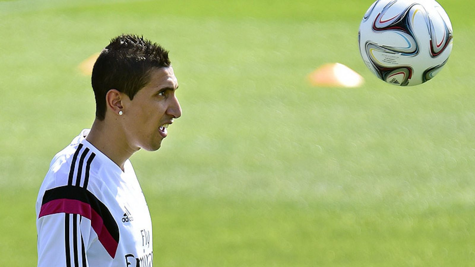 A pesar de que el Real Madrid negociaba sus salidas, Di María y Khedira se han incorporado con normalidad a los entrenamientos del equipo blanco.