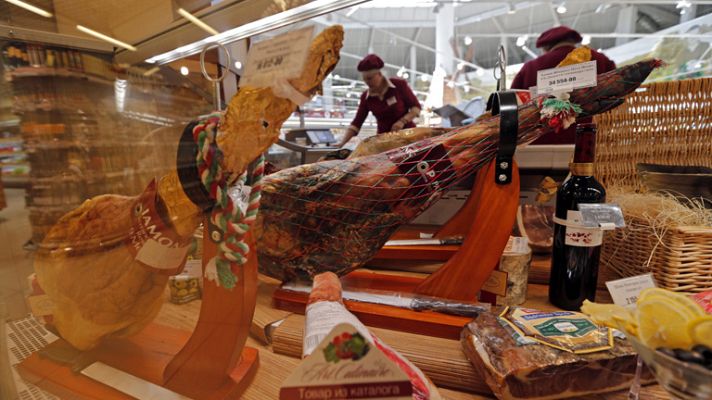 Telediario 1 - Moscú hace efectiva la prohibición de importar alimentos