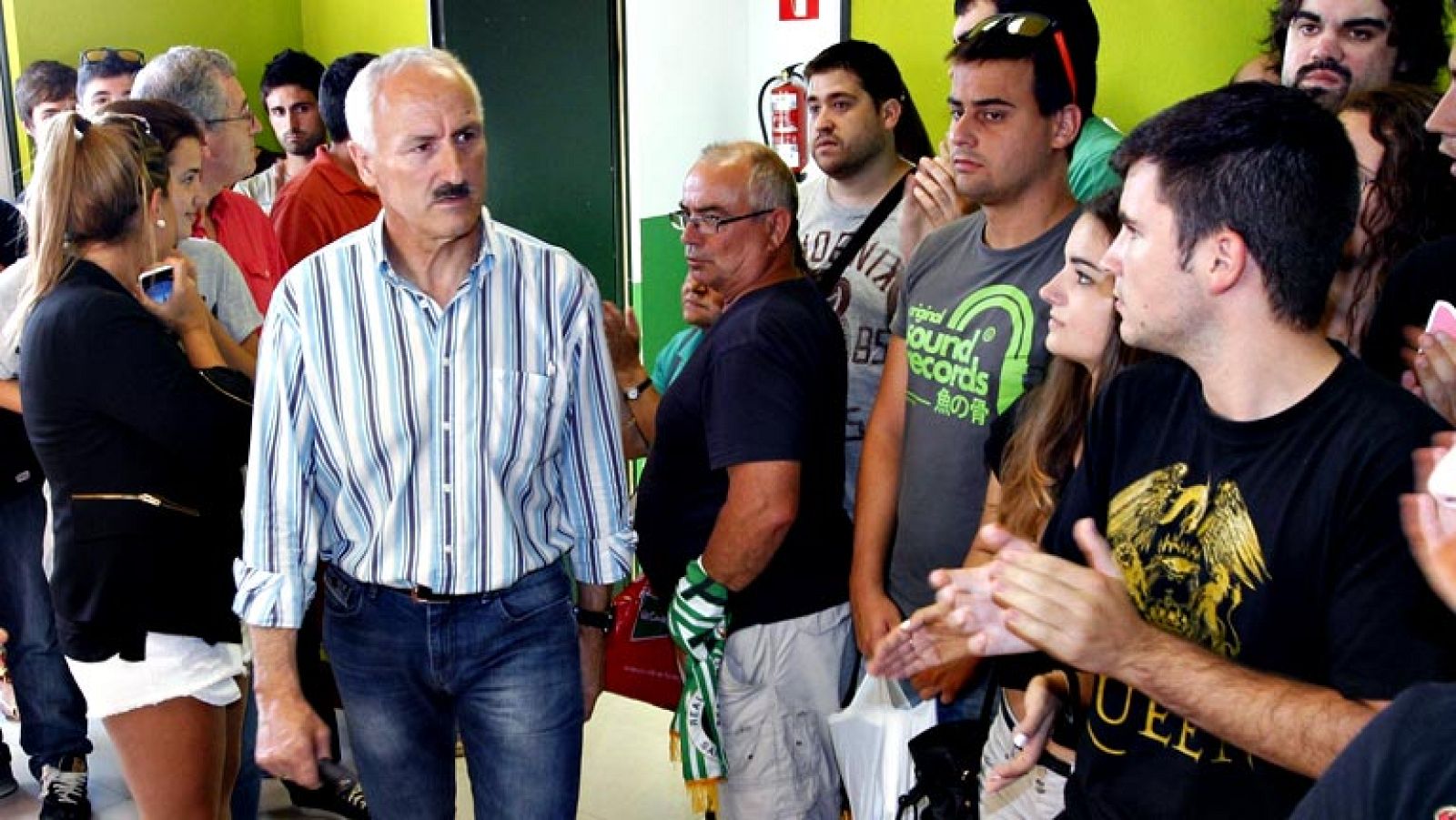 El alcalde de Santander, Íñigo de la Serna, ha calificado hoy de "excelente noticia" para el Racing y para la ciudad la inscripción del club en Segunda División y ha felicitado a la directiva por su trabajo "serio y responsable a beneficio del equipo