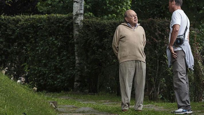 Telediario 1 - El PP y el PSOE piden explicaciones a Jordi Pujol