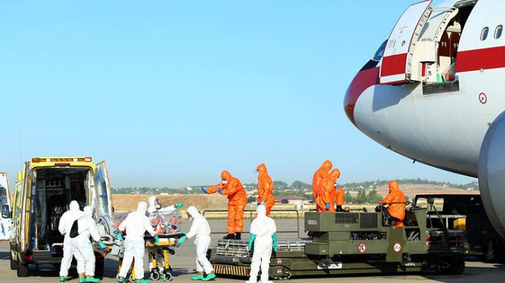 Telediario 1 - Controles a los vuelos procedentes de Nigeria