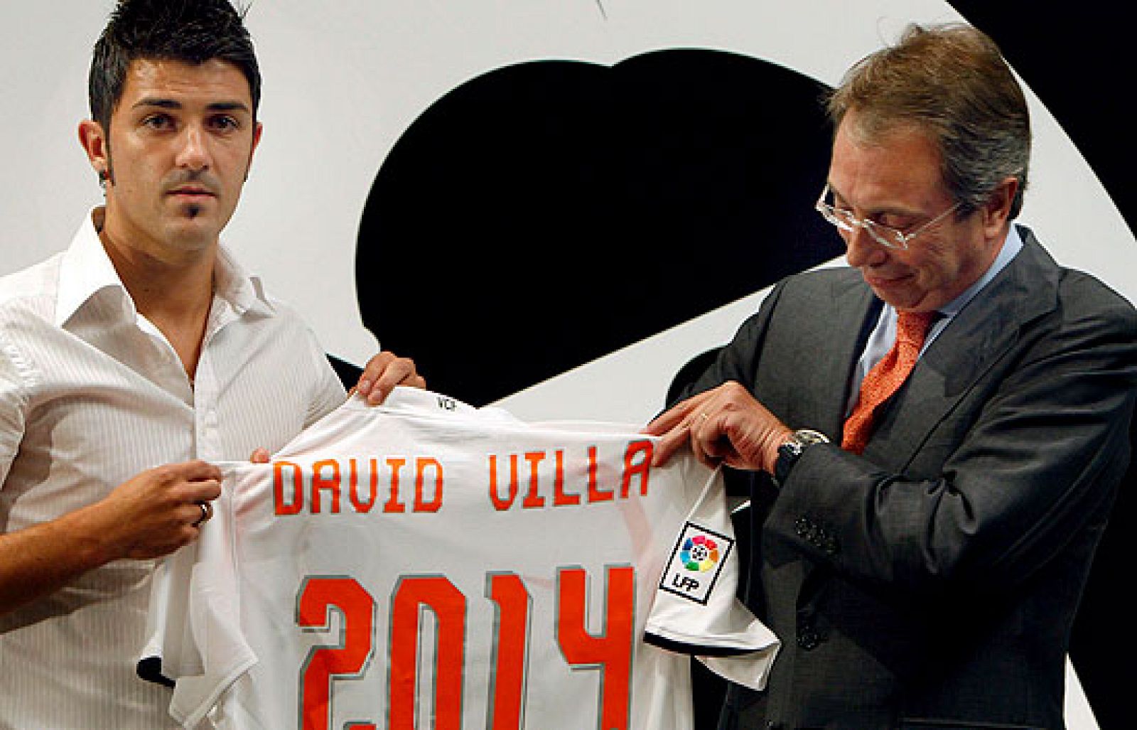 Villa renueva y se queda en el Valencia | Ver