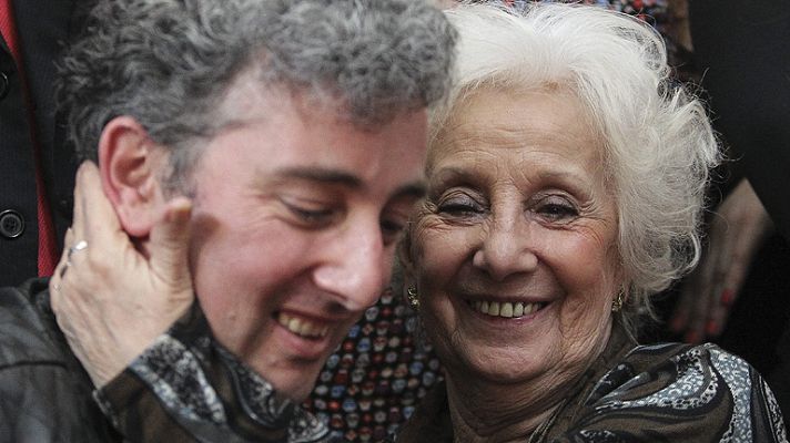 Informativo 24h - Un abrazo que pone fin a 36 años de búsqueda en Argentina