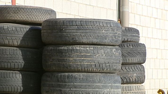 Telediario 1 - Accidentes por mal estado de los neumáticos