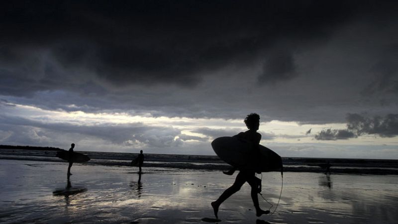 Precipitaciones débiles en el área Cantábrica, Pirineos y alto Ebro