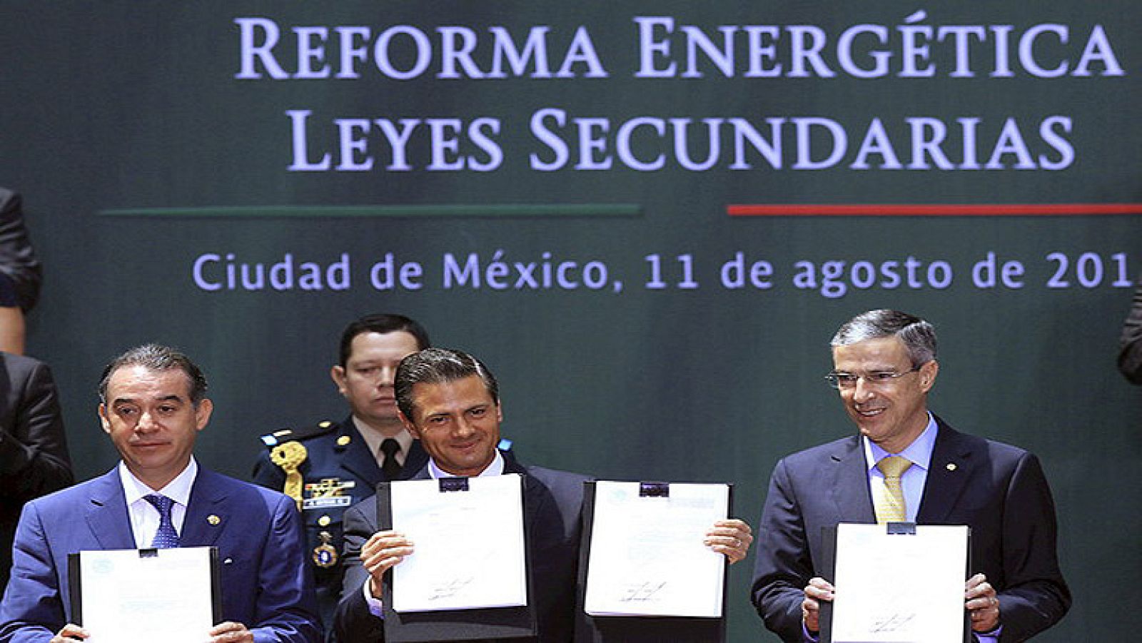 México abre las puertas a la inversión extranjera en los sectores del petróleo y el gas | Ver