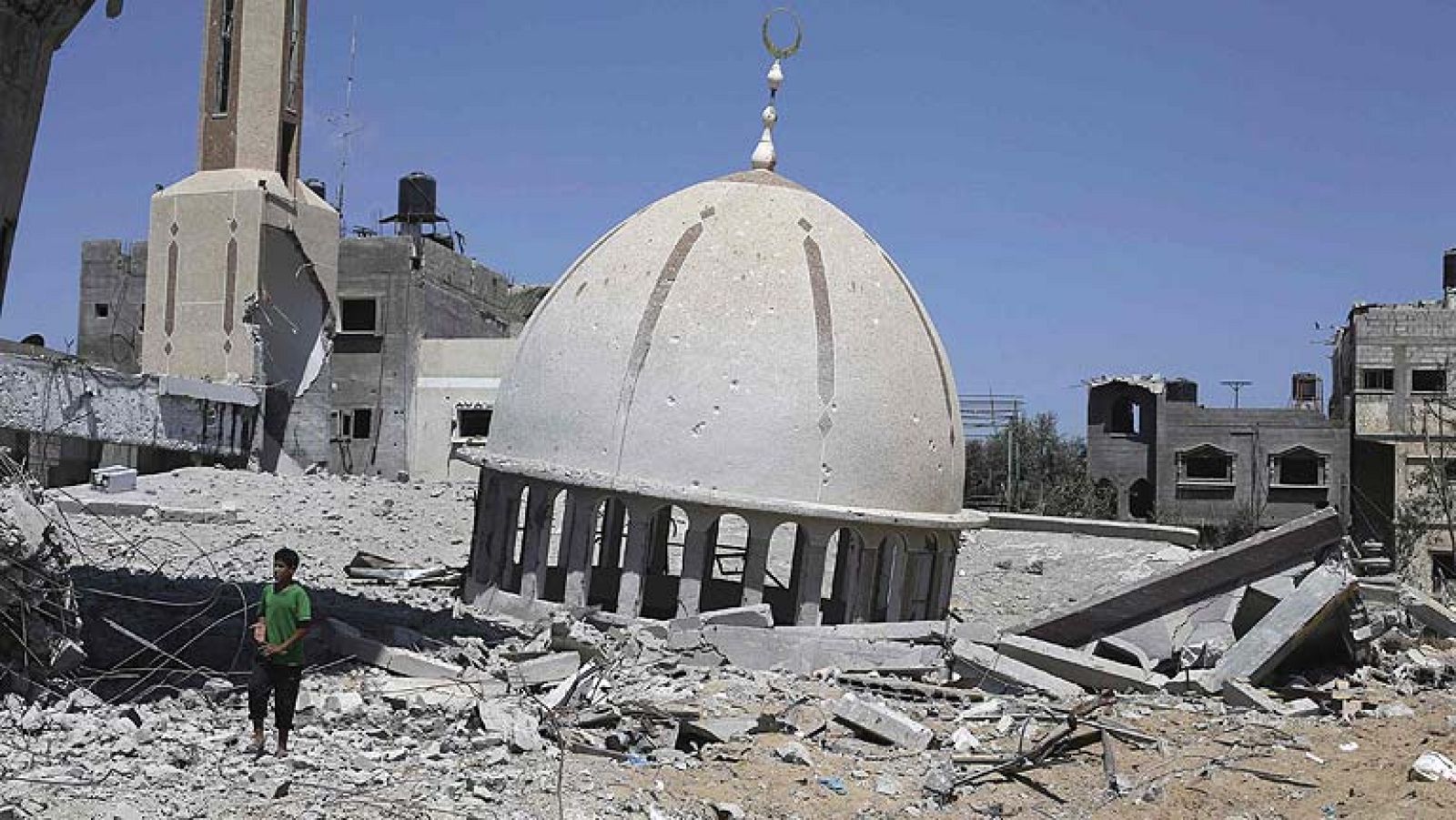 Las excavadoras tienen más trabajo del que pueden abarcar en Gaza | Ver